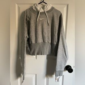 Nike women cropped hood